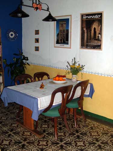 ?image=The House/DiningTable.jpg