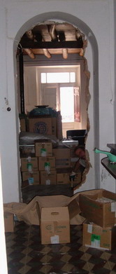 ?image=The House/Works Early 2005/archComingDown.jpg